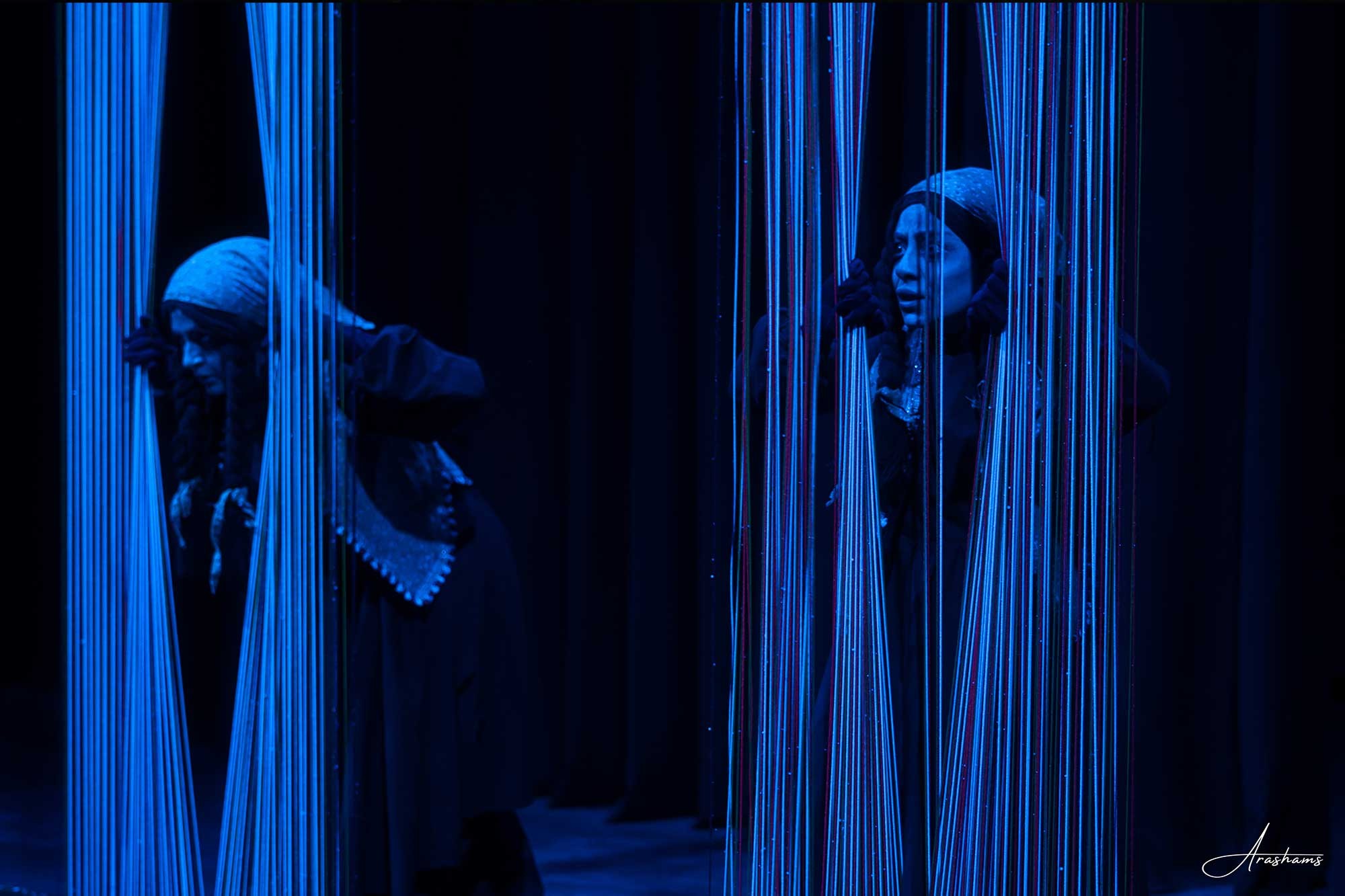 نمایش «دیوارخانی»