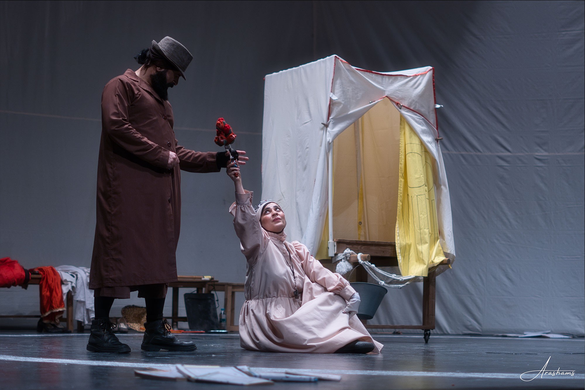 نمایش « آخر شب با شیطان»